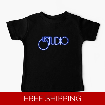 Le Studio Baby T-Shirt A White & Blue Logo Le Studio Baby T-Shirt A White & Blue Logo